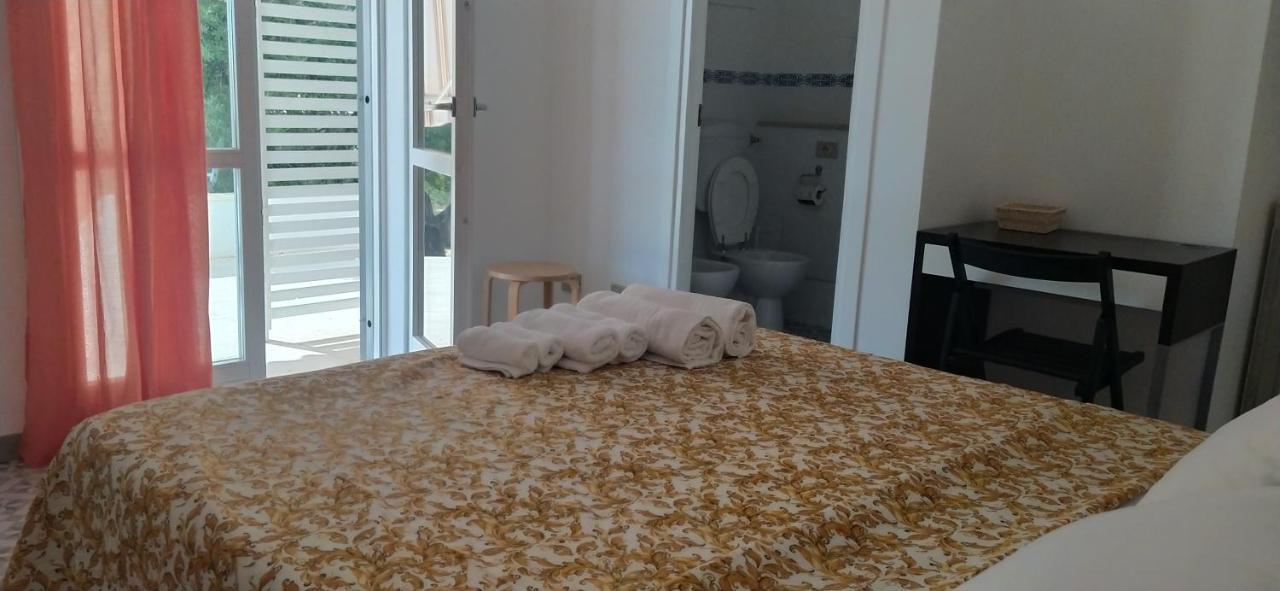 Lem Lem B&B Ostuni Bagian luar foto